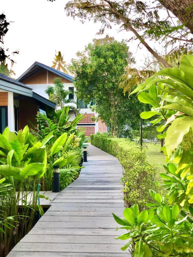 Hotel The Mantra Navi Ko Lanta Esterno foto