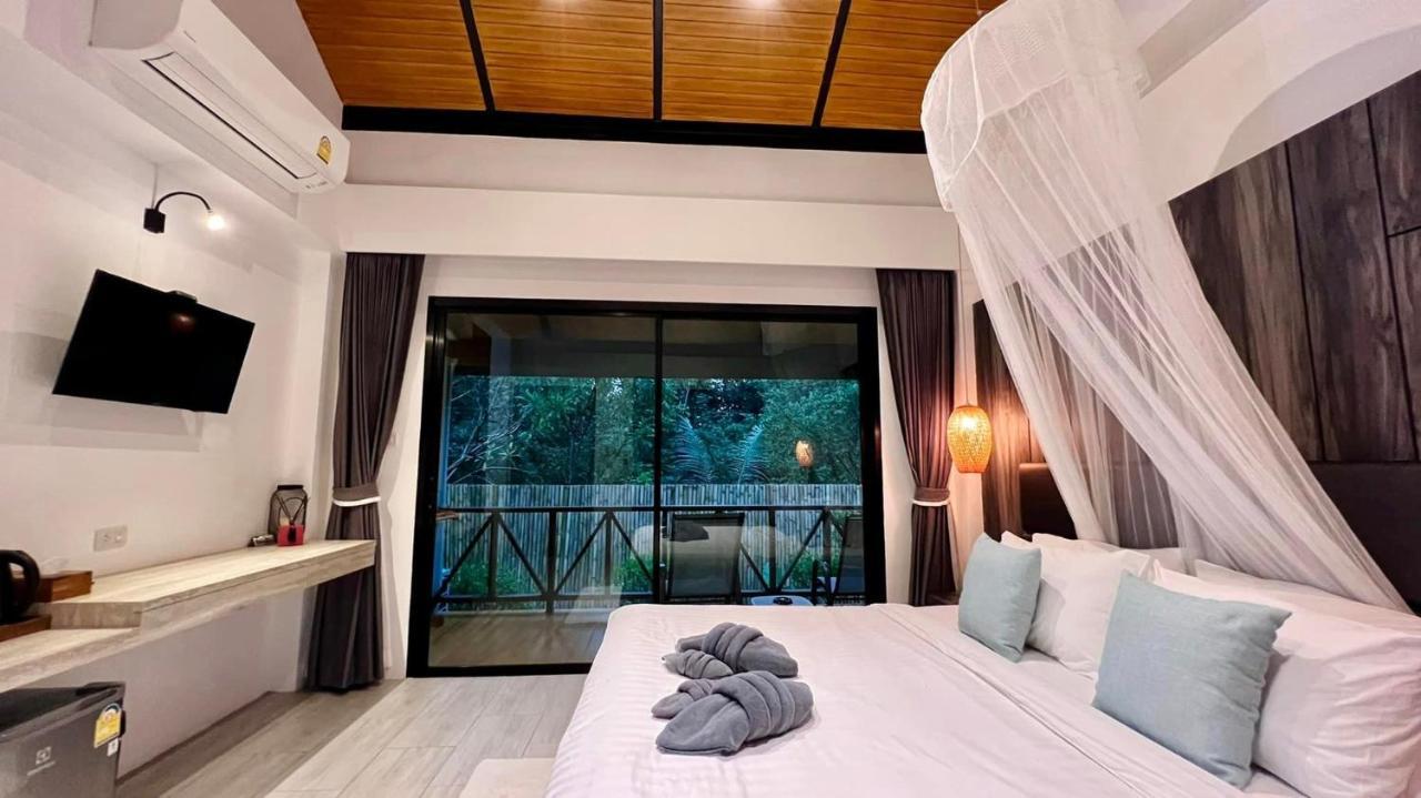Hotel The Mantra Navi Ko Lanta Esterno foto